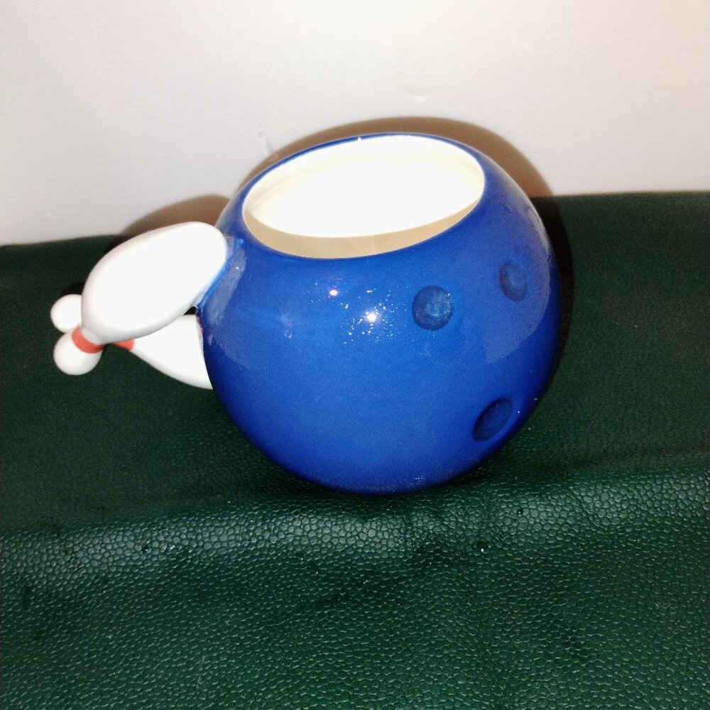 Vintage Coffeemate mug shaped like bowling ball with pins handle